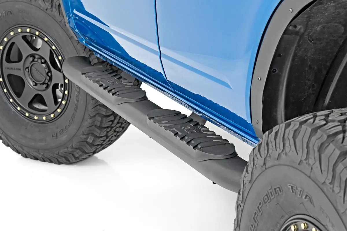 Oval Nerf Step - 4-Door - Black - Ford Bronco 4Wd (2021-2024) 1