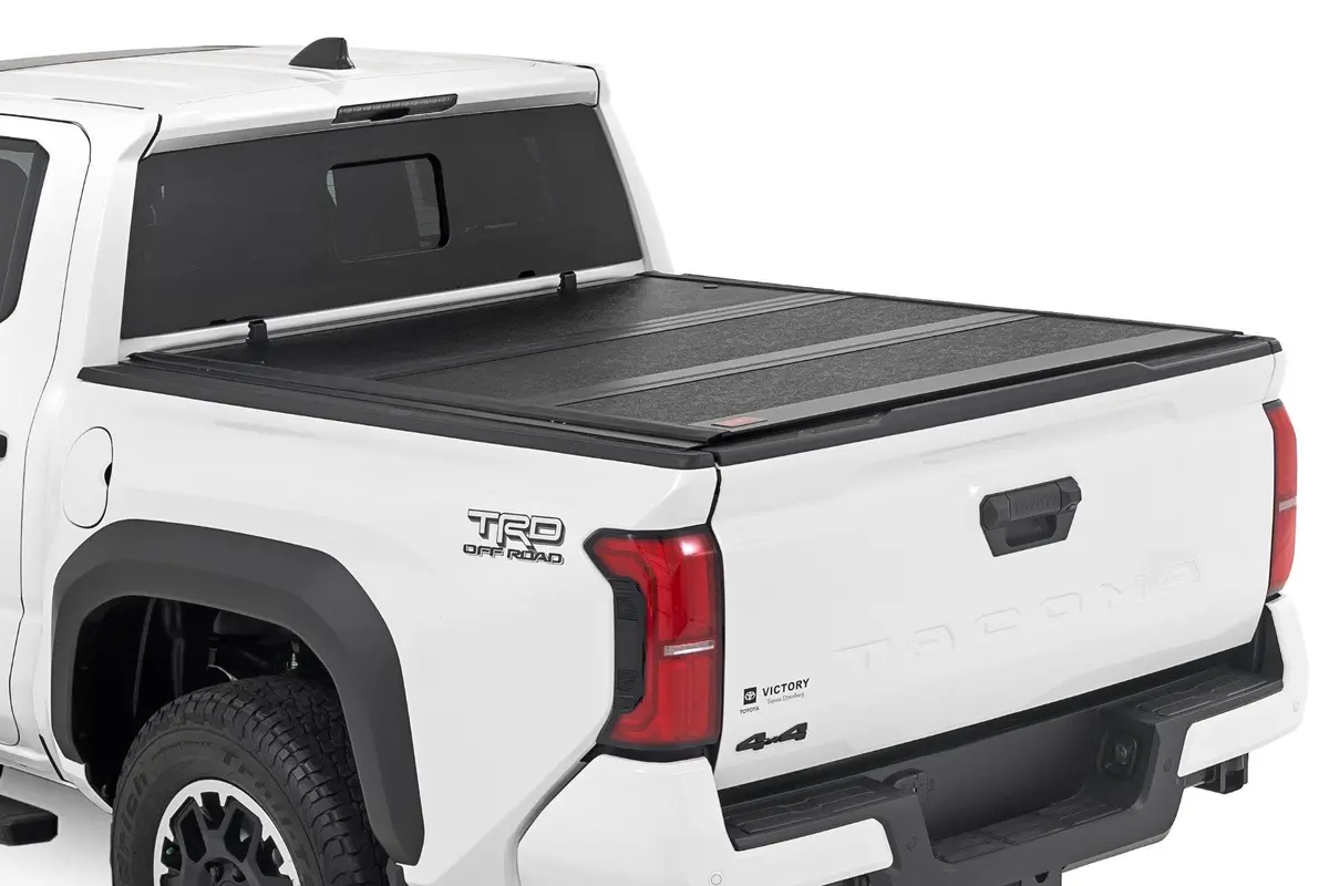 Hard Low Profile Bed Cover - 5' Bed - Toyota Tacoma 2Wd/4Wd (2024) 1